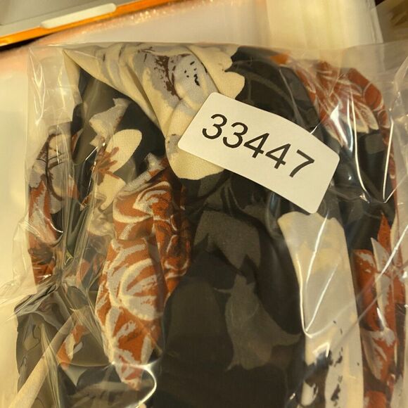 Beautiful Pants Women S Small Black Floral High Rise Pull On Flat Front Casual - Picture 10 of 10